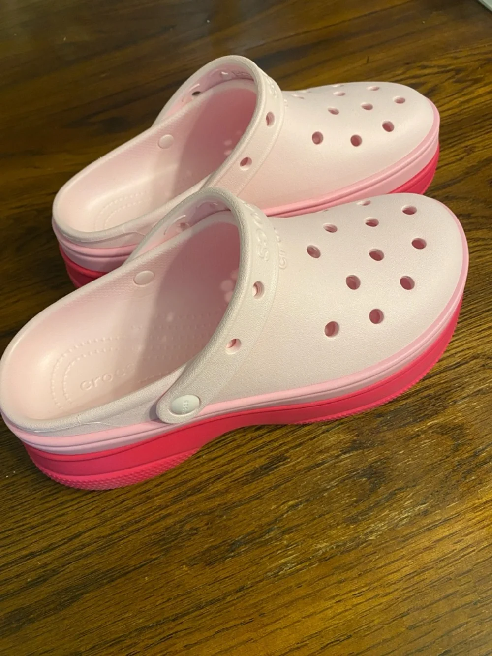 CROCS Classic Clog Mule in Light Pink with Hot Pink Sole - Picture 6 of 10